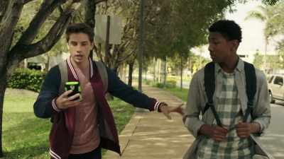 - [phone ringing] - I Am Frankie