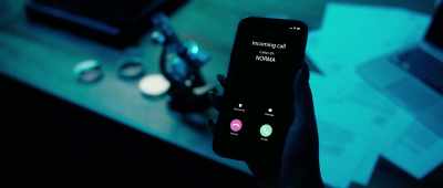 (phone ringing) - Alien Invasion