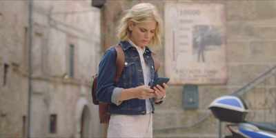 [phone ringing] - Signora Volpe