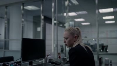 [phone ringing] - Mr. Robot