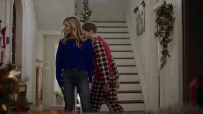 (phone ringing) - Christmas by Design