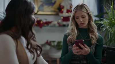 (phone ringing) - Christmas by Design
