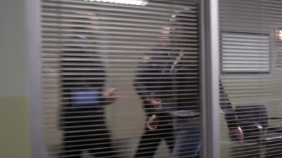 ( phone ringing ) - Pretty Little Liars