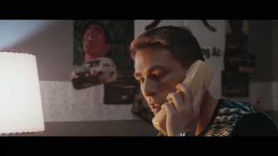 (phone ringing) - Triumph