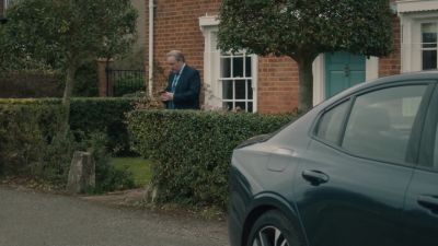 (PHONE RINGS)
Hello? - Midsomer Murders