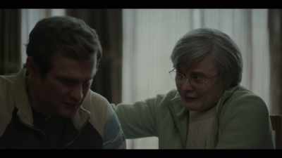 PHONE RINGS - The Thief, His Wife and the Canoe