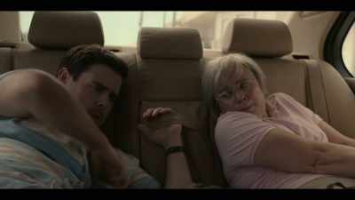 PHONE RINGS - The Thief, His Wife and the Canoe