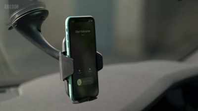 PHONE RINGS - Chloe