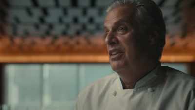 [phone rings] - Roadrunner: A Film About Anthony Bourdain