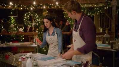 [phone rings] - A Sweet Christmas Romance