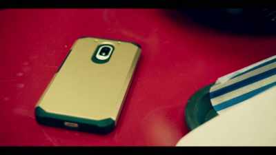 PHONE VIBRATES - Informer