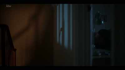 PHONE VIBRATES - Manhunt
