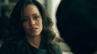 ( phones buzzing,
chirping ) - Queen Sugar