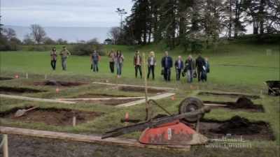 Photograph and log any
unauthorized digging, - Site Unseen: An Emma Fielding Mystery