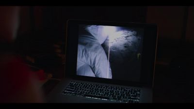 [Pia on video] I'm gonna come
over your shoulder here. - Black Mirror