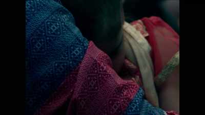 (PIANO MUSIC PLAYS)
Don't look at me! - Hijacked: Flight 73