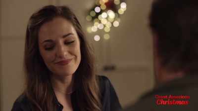 [piano version of
"O Christmas Tree" playing] - A Dash of Christmas
