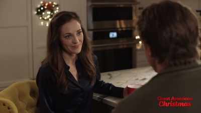[piano version of
"O Christmas Tree" playing] - A Dash of Christmas