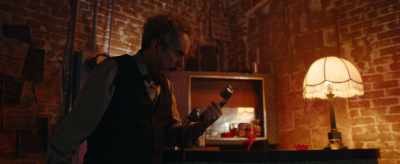 - Pick up the phone!
- He hung up. - Too Late