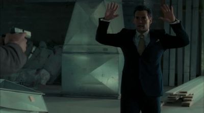 -PIease don't hurt me.
-Hands where I can see them! - Haven