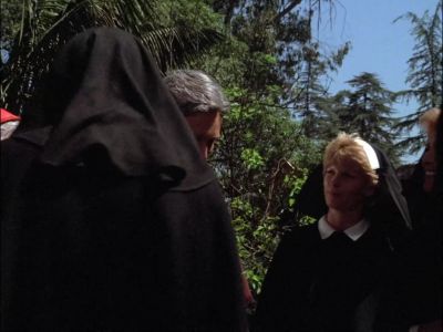 PIEDRA: Isn't it a lovely day, sisters? - MacGyver