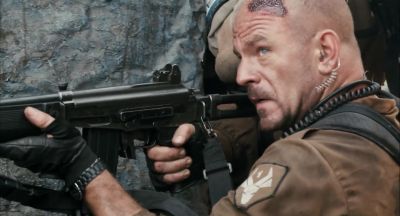 -Pienaar?
-Yeah. - District 9