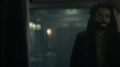 Pike, you can come on out.
I see you. - Snowpiercer