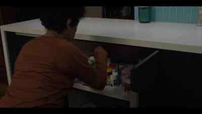 (pills rattling) - In Treatment