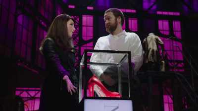 - Pinch 'em or pay for
'em, that's up to you, - Kinky Boots: The Musical