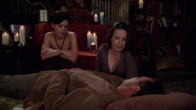 - Piper...
- Hey, how you feeling? - Charmed