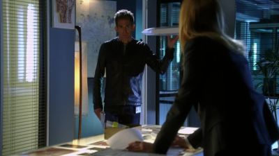 Pizza, pizza. - CSI: Crime Scene Investigation