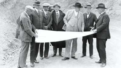 Plans were drawn up
in Mulholland's offices - Flood in the Desert