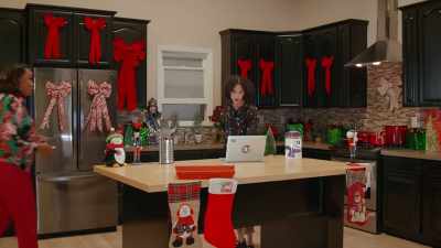 [playful music] - Make or Bake Christmas