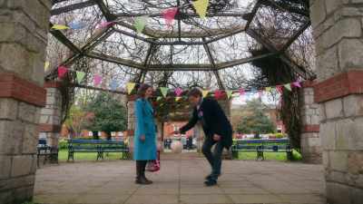 (playful music) - Christmas in Notting Hill