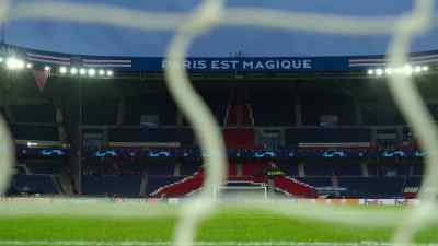 Playing in a round of 16 - Real Madrid: Until the End