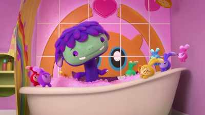 ♪ Playing in the bath
is super sweet ♪ - Abby Hatcher