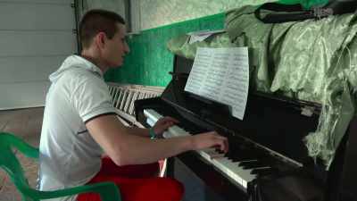 (playing light melody) - Welcome to Chechnya