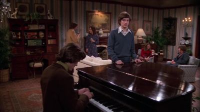 [PLAYS CHOPSTICKS OFF-KEY] - That '70s Show