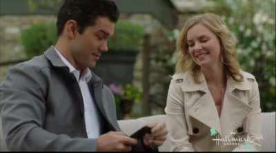 [plays music]
♪ - Marrying Mr. Darcy
