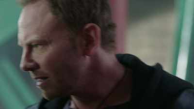 Please bring me what I aikaisemmin. Please also like to apologize for. - Sharknado 5: Global Swarming