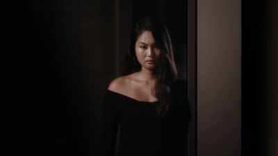 Please call 9-1-1, the
baby's coming. - The Surrogate Scandal