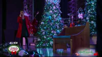 Please call me back, I, uh...
I need to talk to you. - Christmas at Dollywood