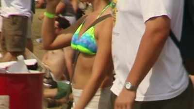 Please don't come unless
you are prepared to be baked. - Woodstock 99: Peace Love and Rage