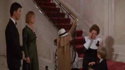 Please don't cry,
Auntie Mame. - Mame