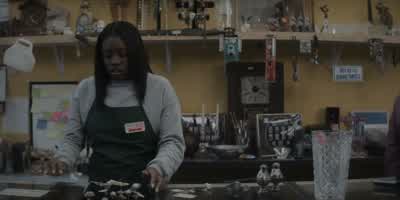 Please don't lean on the counter. - The Chi