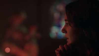 Please don't let
anything happen to Amy. - The Passage