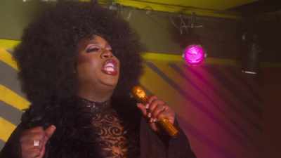 Please give it up
for the legendary Miss Ruby Red! - AJ and the Queen