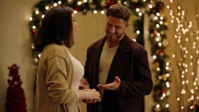 - Please, I insist.
- All right. - Mom's Christmas Boyfriend