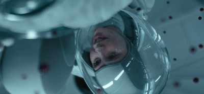 - Please.
- I'm trying. I'm trying. - The Midnight Sky