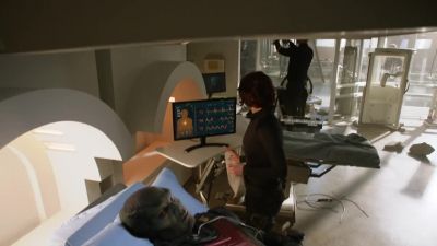 Please, J'onn, wake up soon. - Supergirl